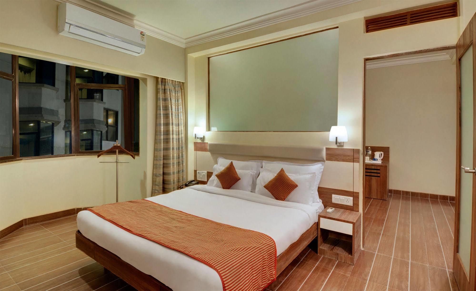 Daiwik Hotels Shirdi Buitenkant foto